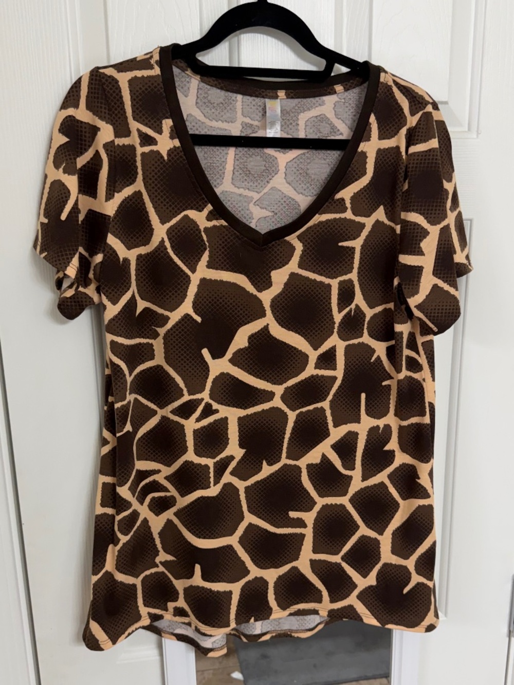 NWOT - LulaRoe Christy-T Short sleeve (L)